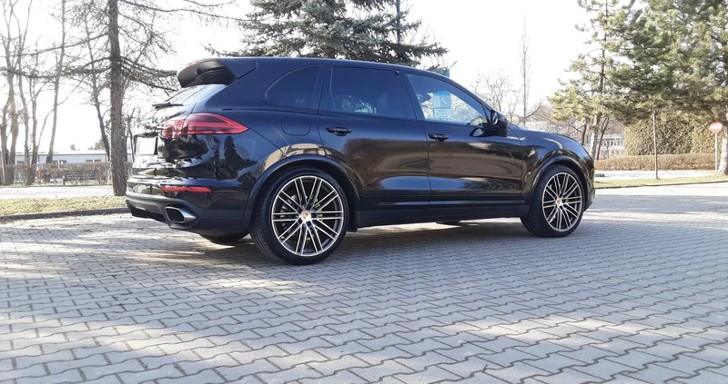 Porsche Cayenne cena 157000 przebieg: 131000, rok produkcji 2017 z Kraków małe 277